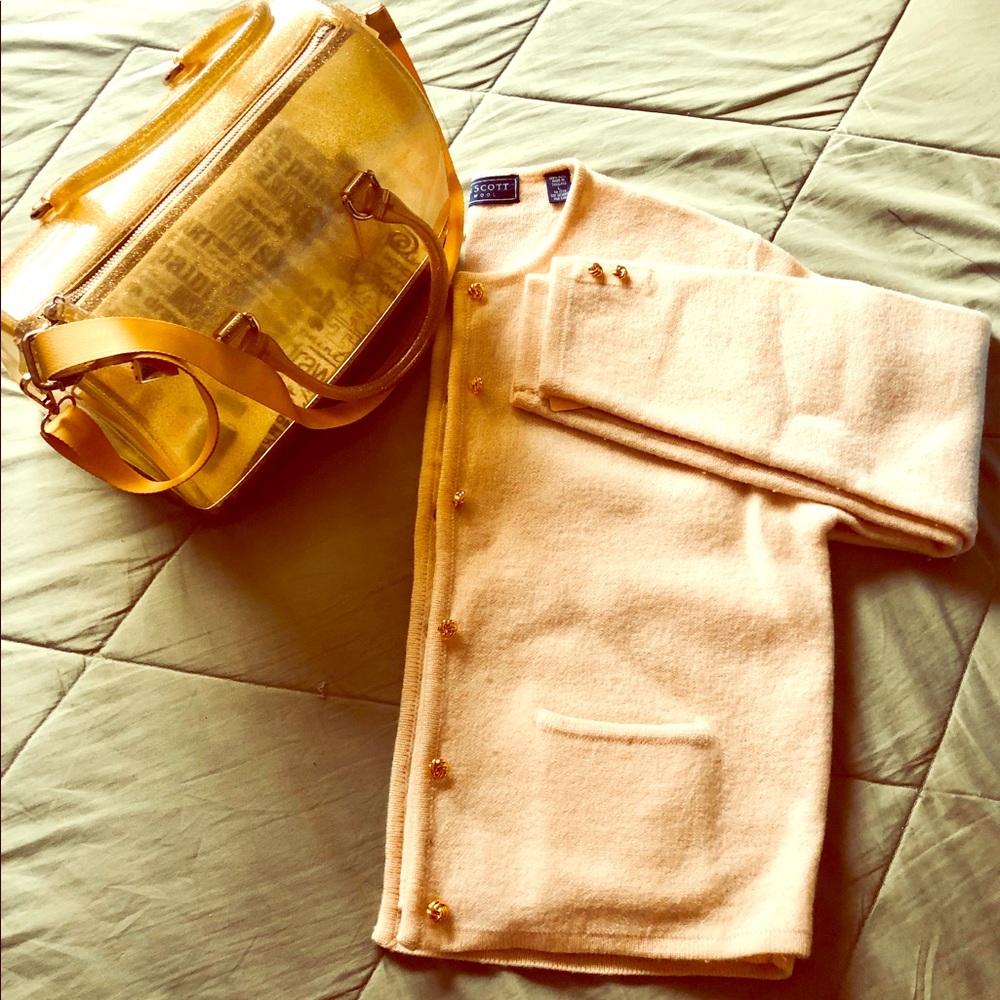 Women’s wool Sweater/never worn